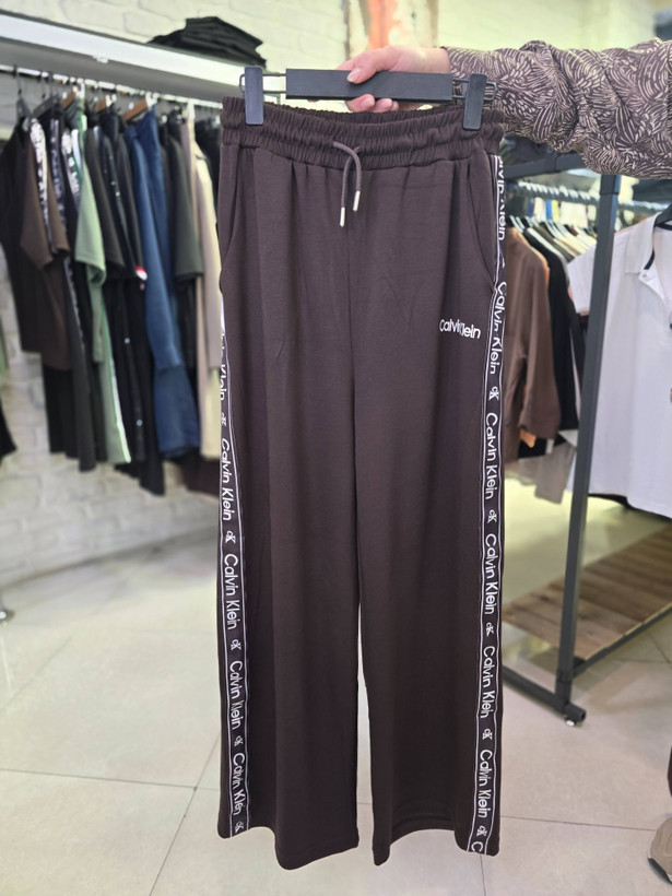 ست تیشرت و شلوار Calvin Klein رنگ قهوهای